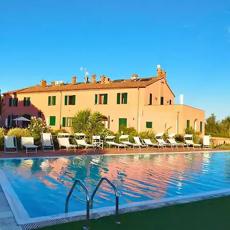 View With Pool شقة